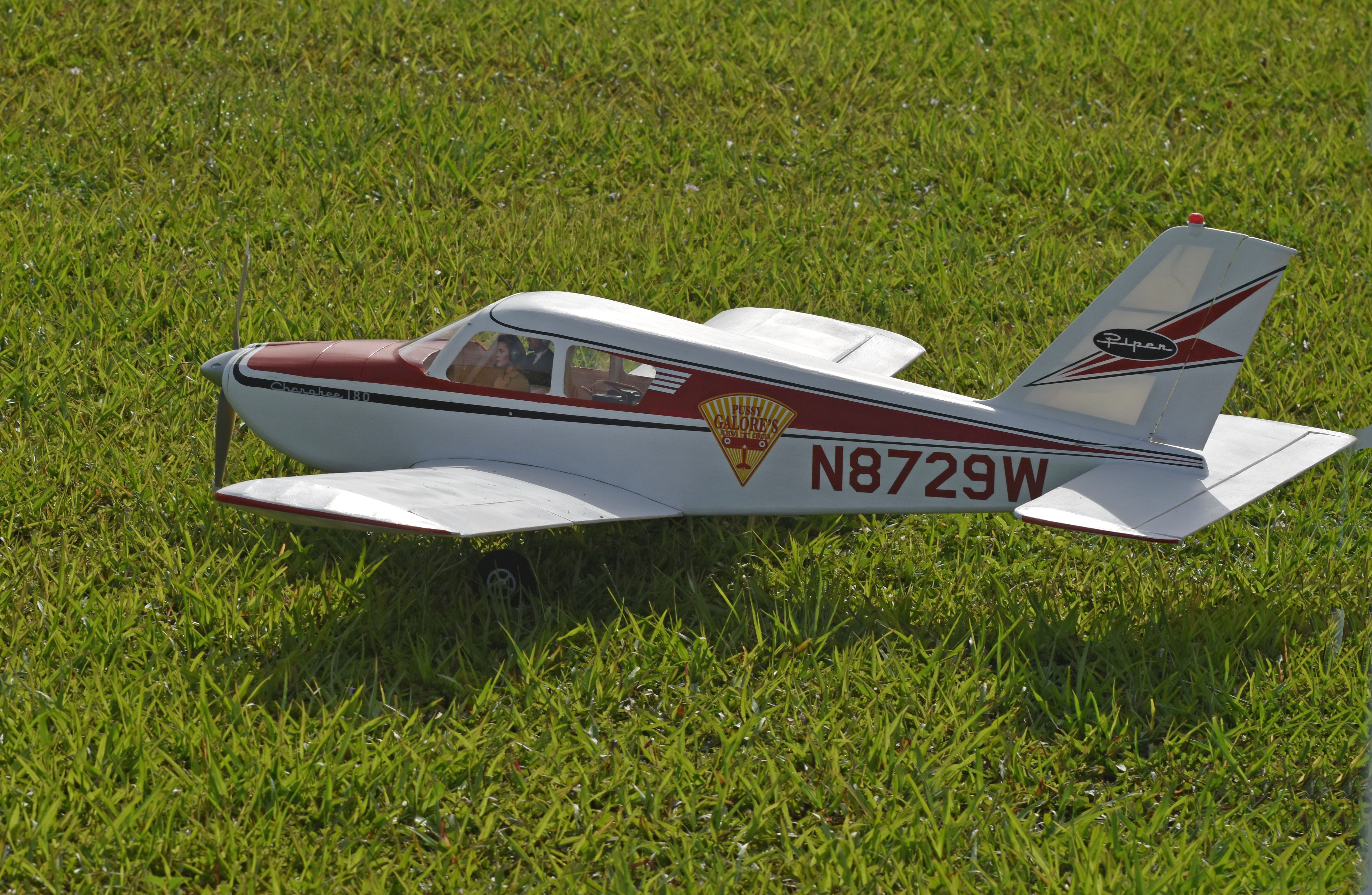 Piper Cherokee RC model
